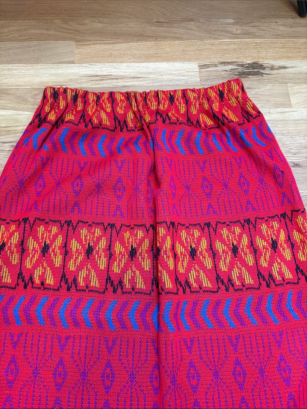 Vibrant Red Patterned Knit Maxi Skirt - Picture 2 of 13